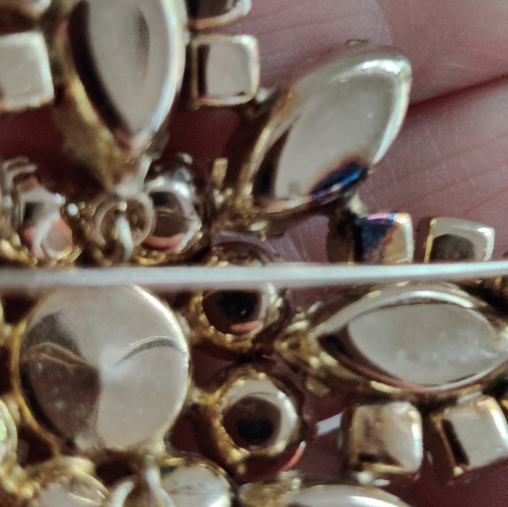 Exquisite Sherman Brooch - Picture 10 of 15